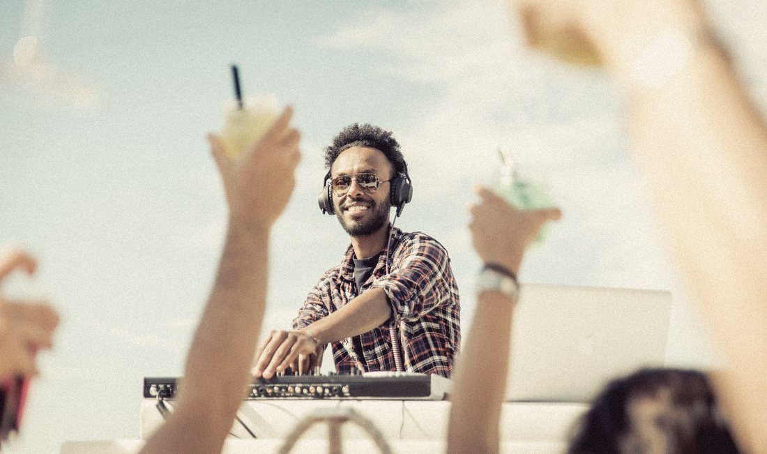 Headline DJ performing